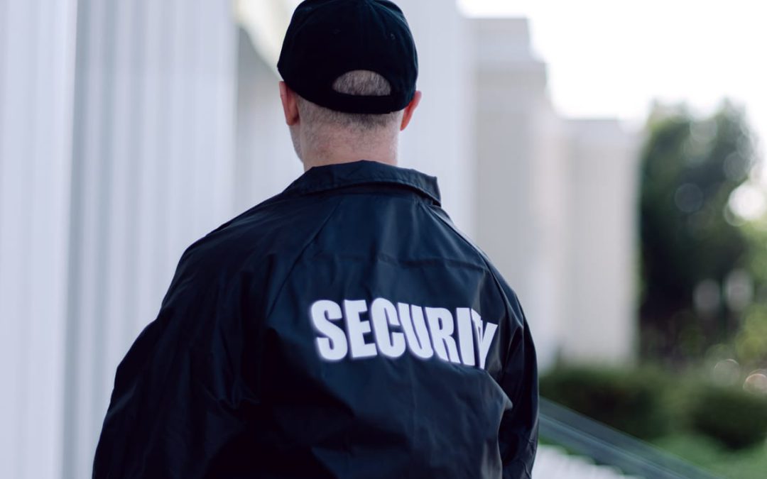 Bảo vệ nội bộ là gì? Dịch vụ bảo vệ chuyên nghiệp khác gì với bảo vệ nội bộ?